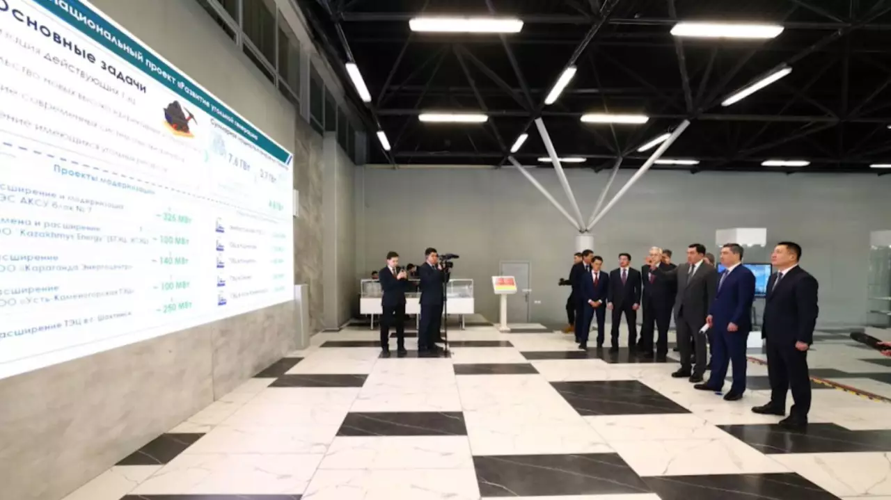 Бектенов проверил модернизацию энергообъектов в Павлодарской области