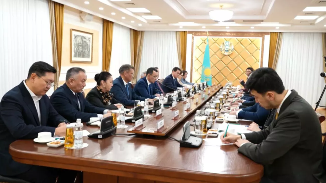 Сенатта «Ұлттық мүдде» диалог алаңының отырысы өтті