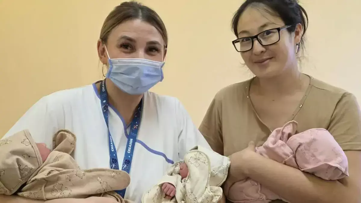 Мать троих сыновей родила тройню девочек в Казахстане - новости на Lada.kz 30.01.2026