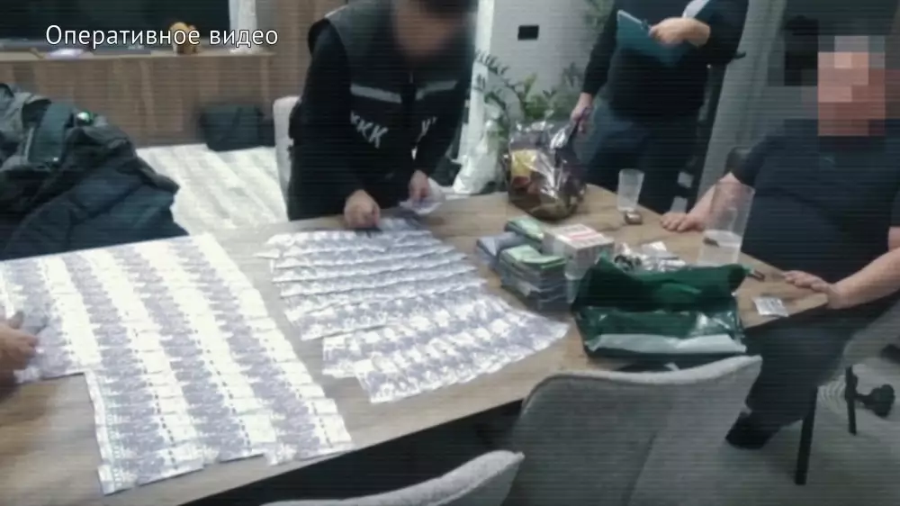 Новая Конституция, аресты чиновников, в Казахстан идёт тепло: главные новости за 30 января