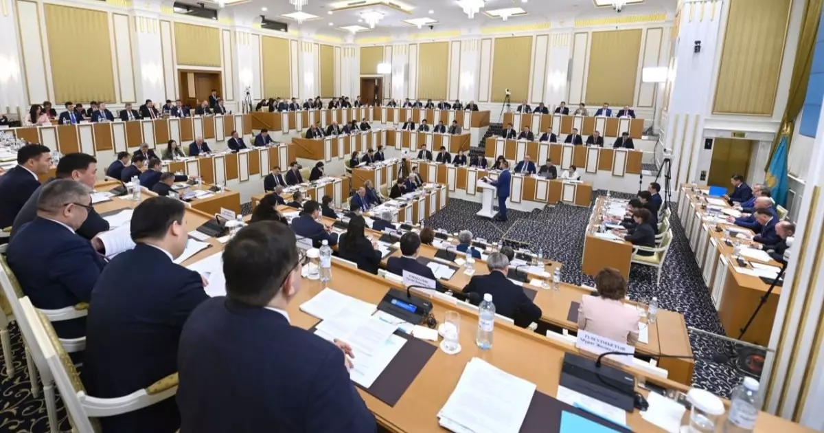  Конституциялық комиссия жаңа Конституцияның алғашқы жобасын әзірледі 