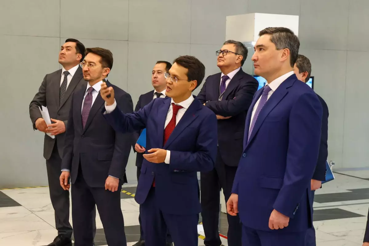 Бектенов проверил ход строительства "Долины ЦОДов" в Экибастузе