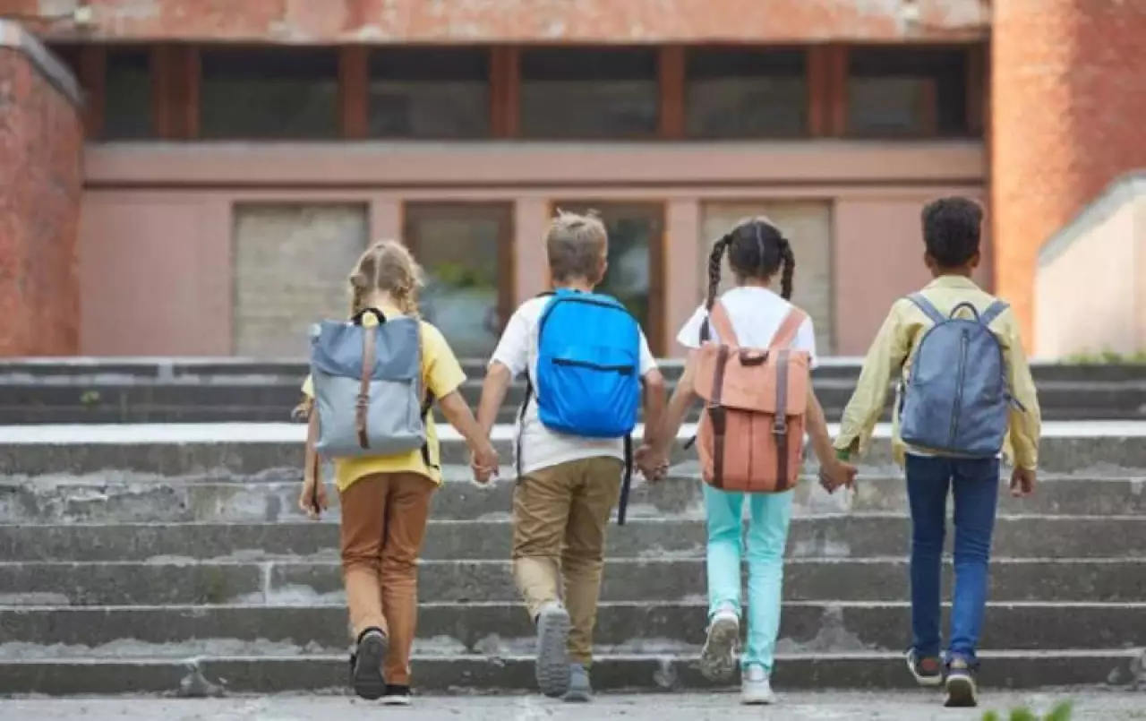 Права более пяти тысяч детей восстановили в Казахстане