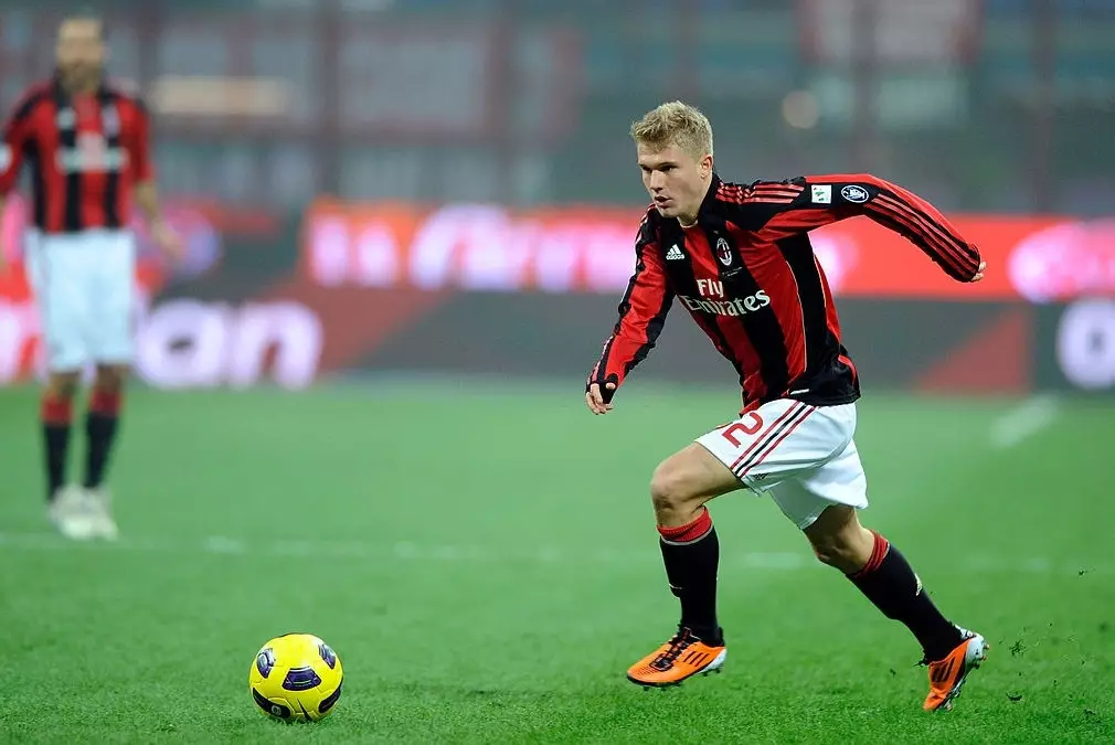 Экс-футболист "Милана" пополнил состав столичного клуба