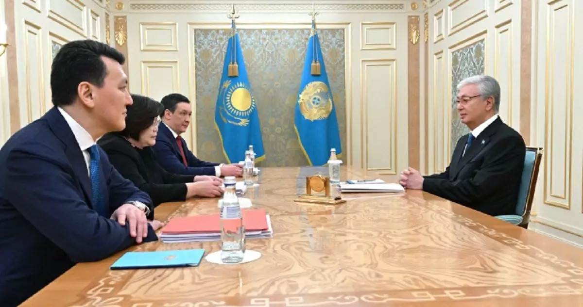 Проект новой Конституции представят для всенародного рассмотрения