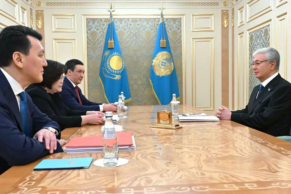 Президент Токаев ознакомился с проектом новой Конституции