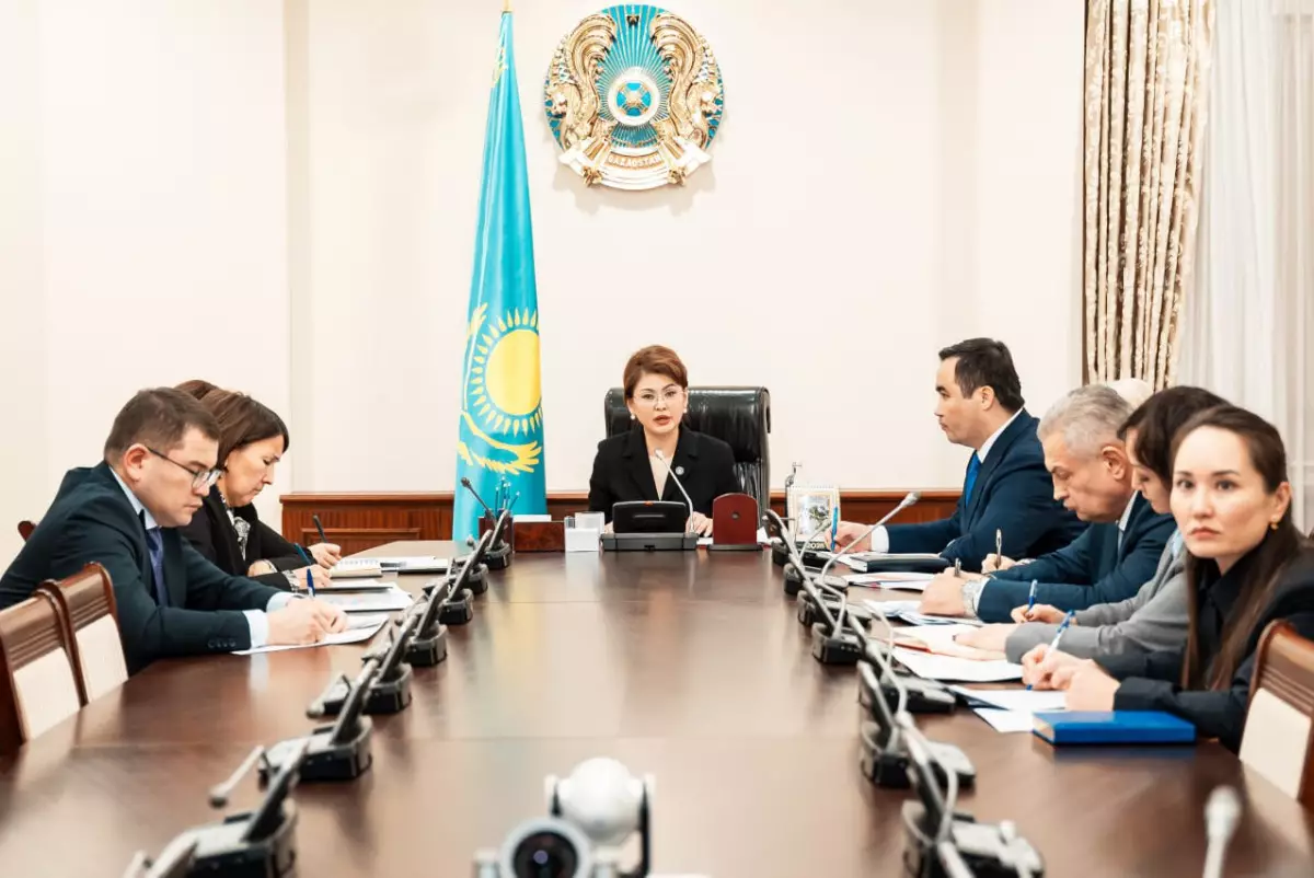 В Правительстве усиливают профилактику рисков среди детей и обновляют региональные комиссии