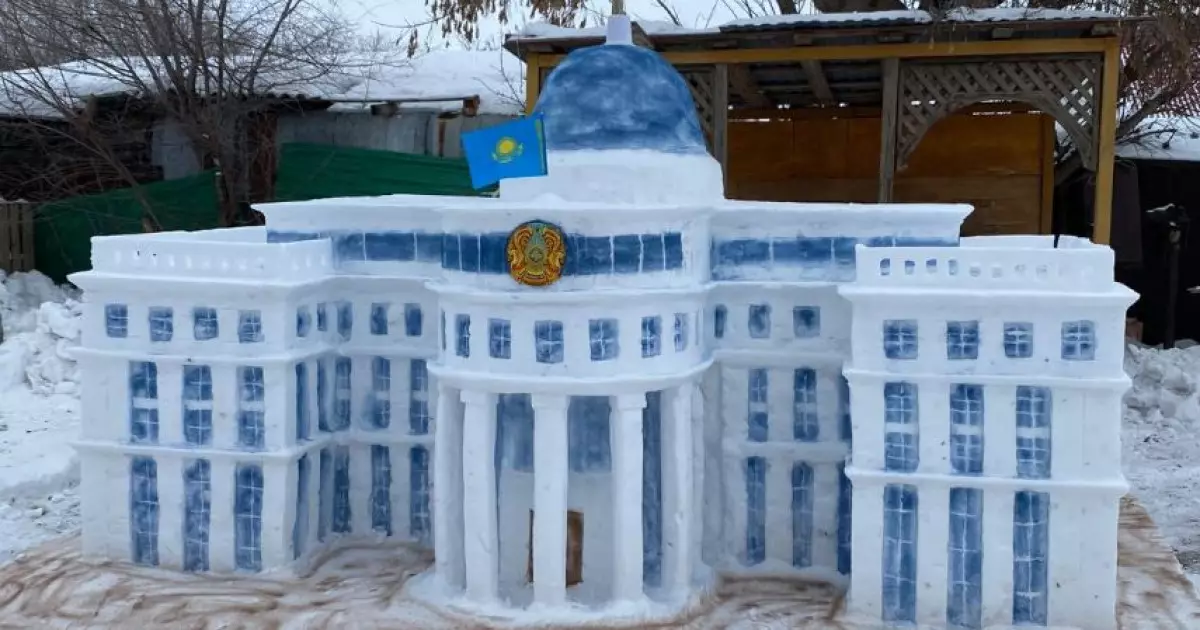   Қардан соғылған мүсін   