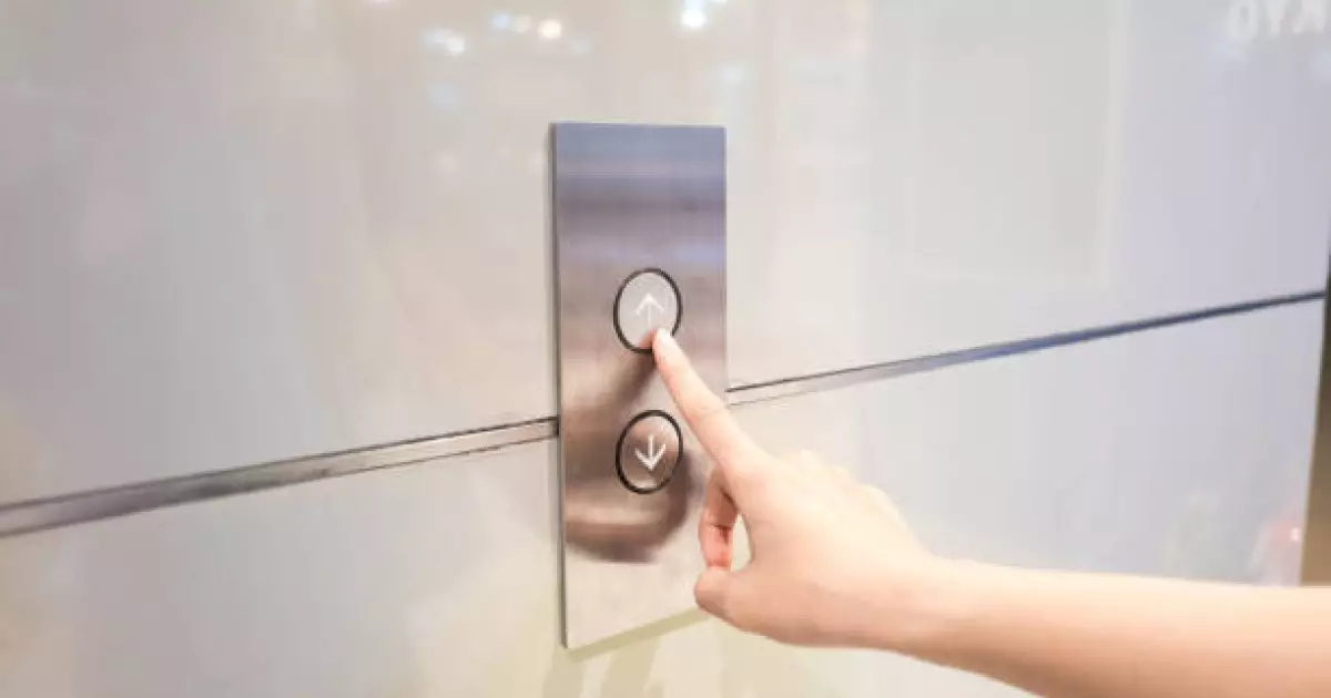  Шымкентте лифт құлап, бір адам жарақат алды 