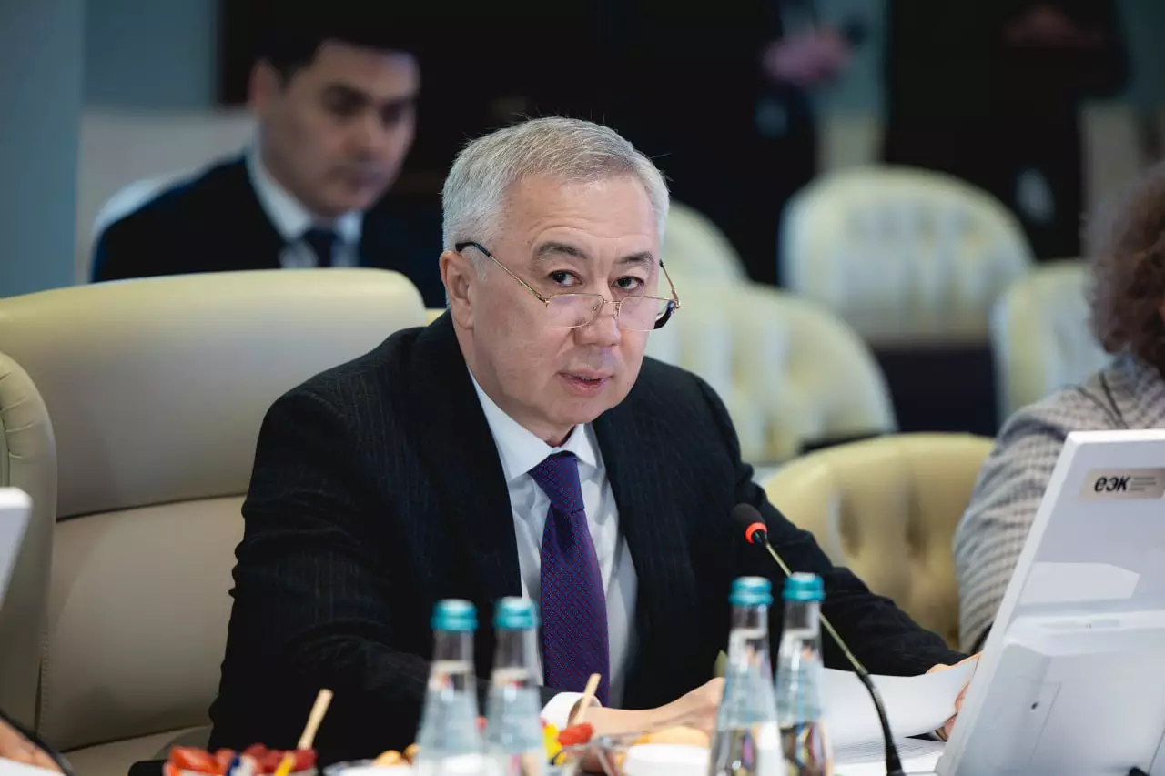 Казахстан обозначил приоритеты на первом заседании Совета ЕЭК