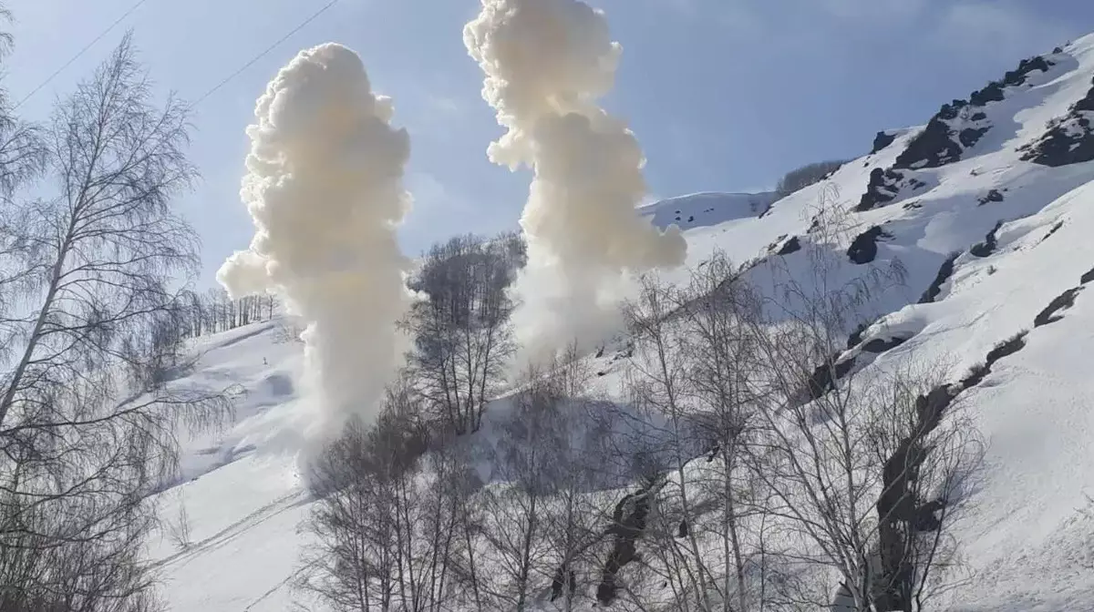 МЧС предупреждает о сходе лавин в горах Казахстана