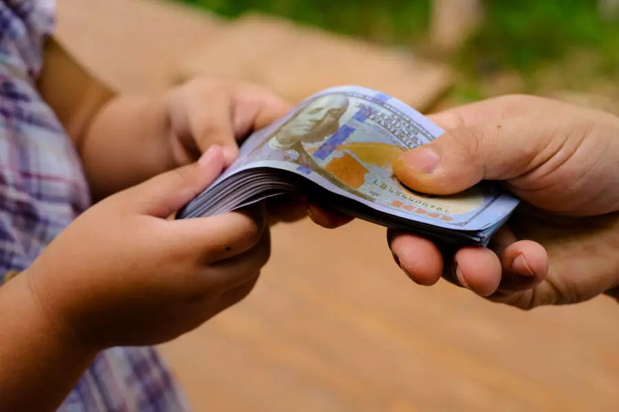 Қазақстандық балаларға Ұлттық қордан 130 доллар түсті