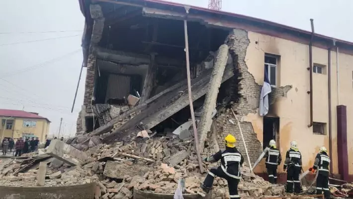 В Бухарской области из-за взрыва газа в квартире обрушилась часть дома