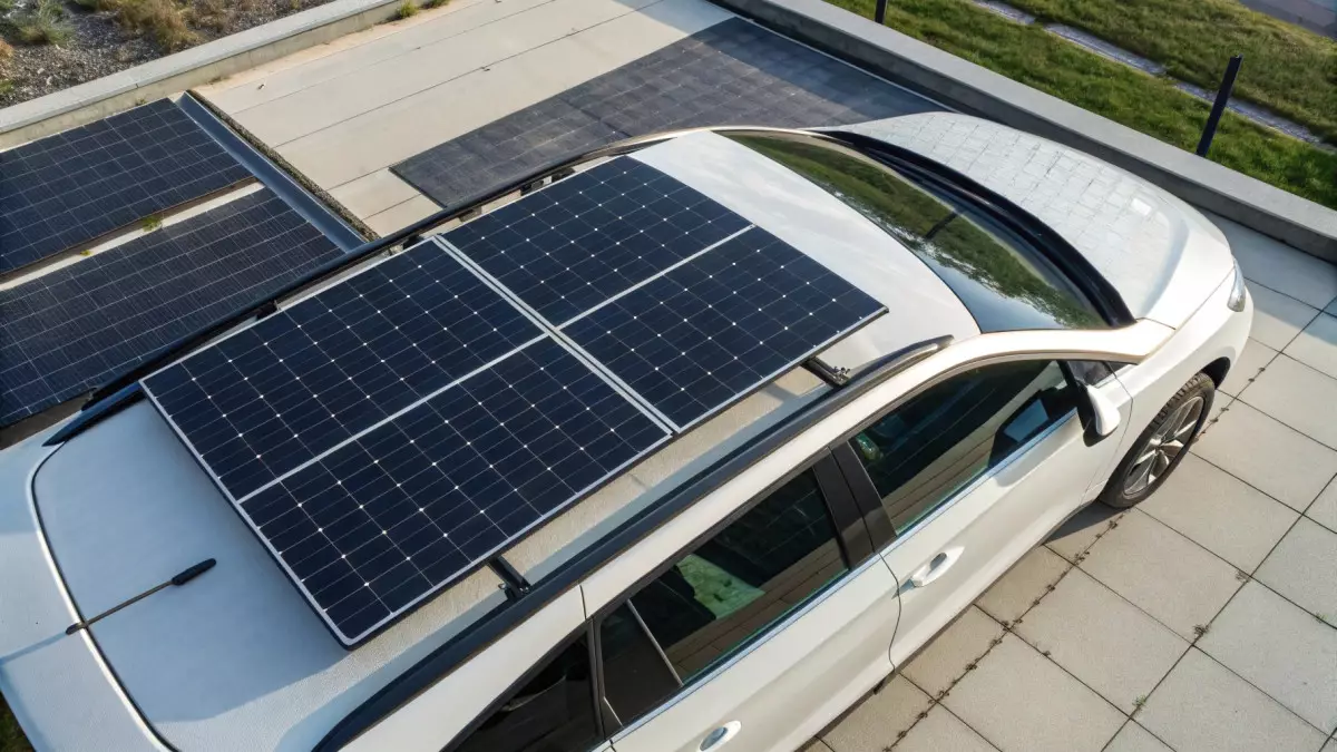 Nissan испытал электромобиль Ariya с солнечными панелями для автономной подзарядки