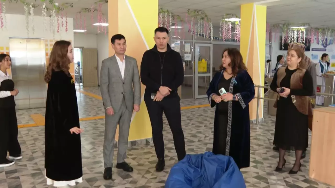 «Заң мен тәртіп»: спортшылар оқушылармен кездесу өткізді