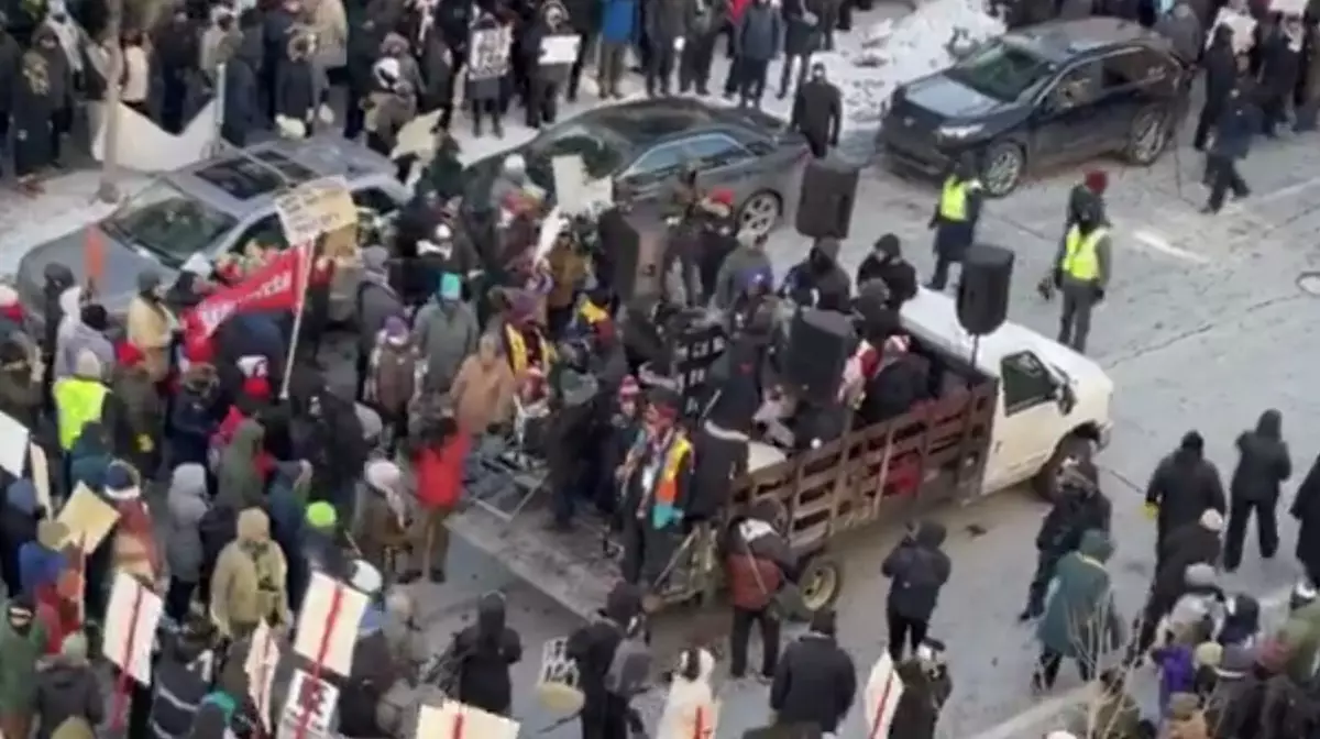 Протесты в десятках городов США: граждане требуют ограничить полномочия ICE