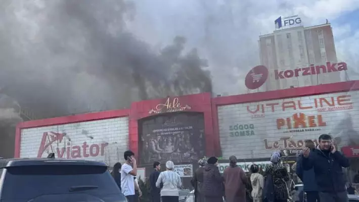 Пожар в ТРЦ «Авиатор» в Ташкенте тушили более часа