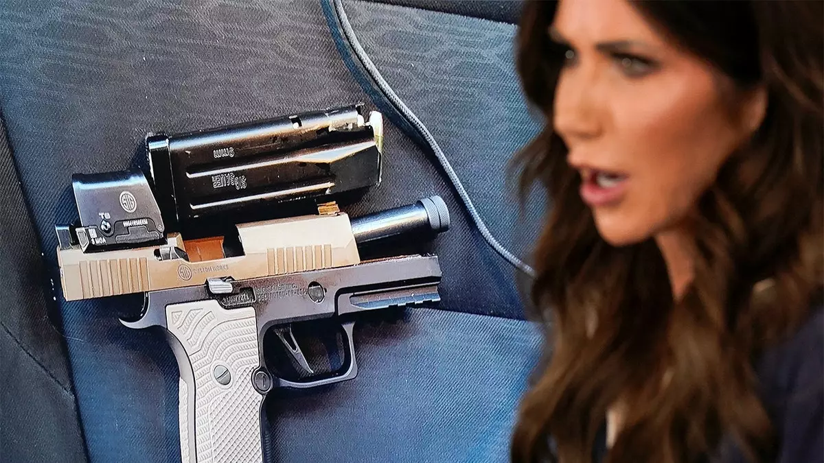 Министр внутренней безопасности Кристи Ноум ответила на призывы к её увольнению, появилось новое видео Алекса Претти.