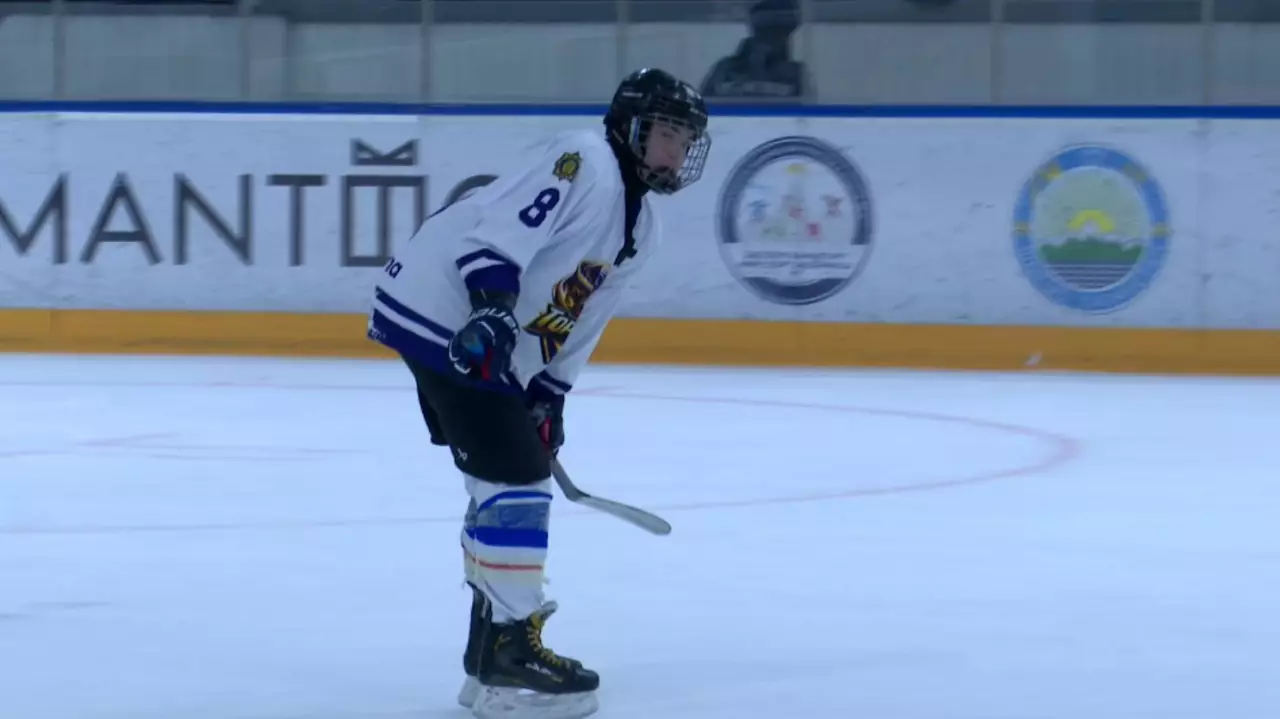 Өскеменде жастар арасында хоккейден жарыс өтті