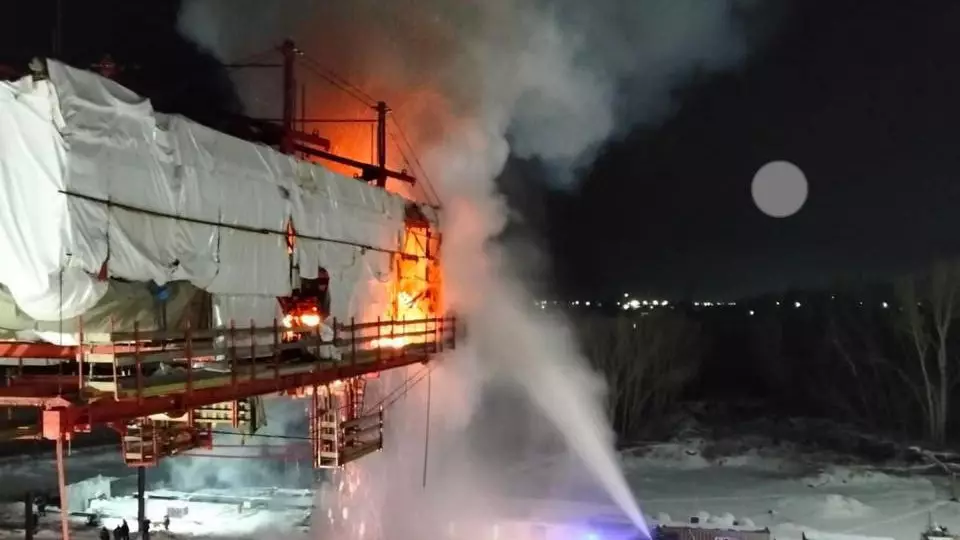 Павлодарда салынып жатқан көпір өртенді