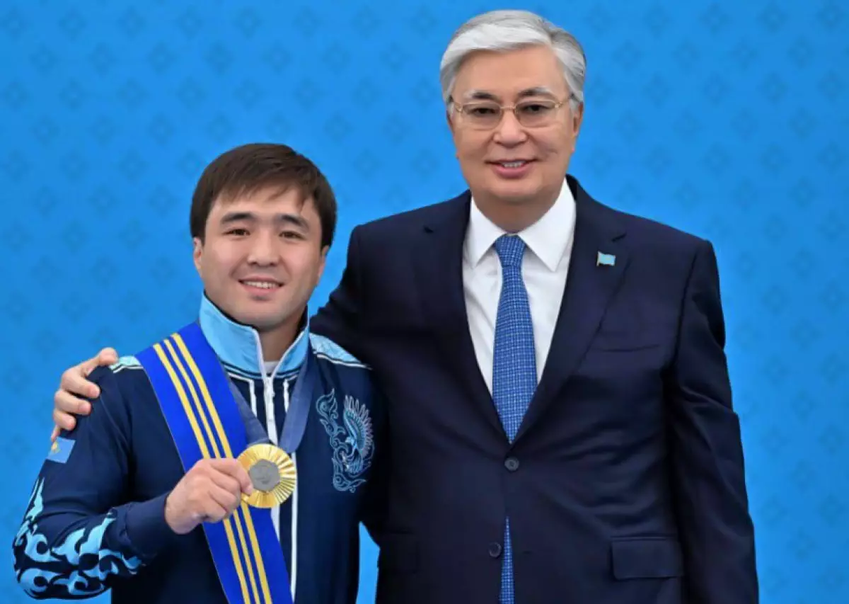 Елдос Сметов поддержал проект новой Конституции Казахстана