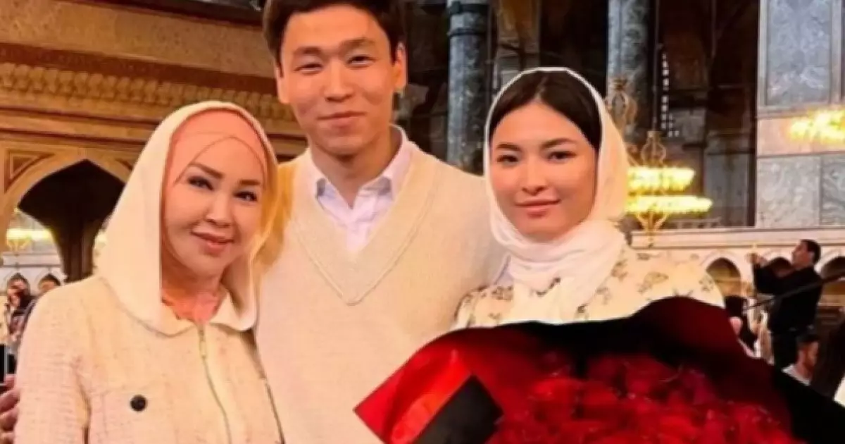  “Әлем лақтырған телефон”: Айнұр Тұрсынбаева немересі қалай оны әлемге танытқанын айтып берді 