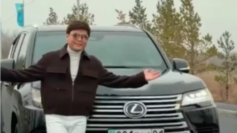 Певец Ернар Айдар снял видео на дороге в Таразе и получил штраф