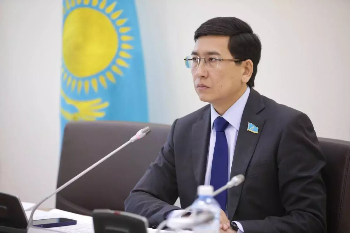 Асхат Аймағамбетов: Конституцияның квинтэссенциясы – оның мызғымас рухы