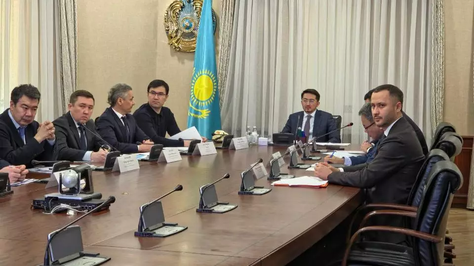 "Қолжетімді интернет": байланыс саласындағы негізгі жобалар талқыланды