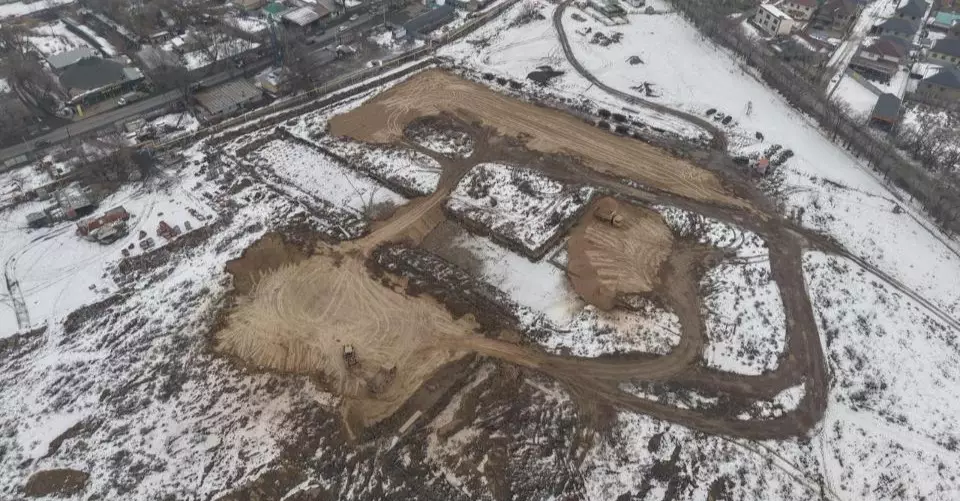 Незаконный ЖК «Достар Делюкс» сносят в Алматы