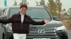 Әнші Ернар Айдар Таразда жол үстінде видеоға түсіп, айыппұл арқалад