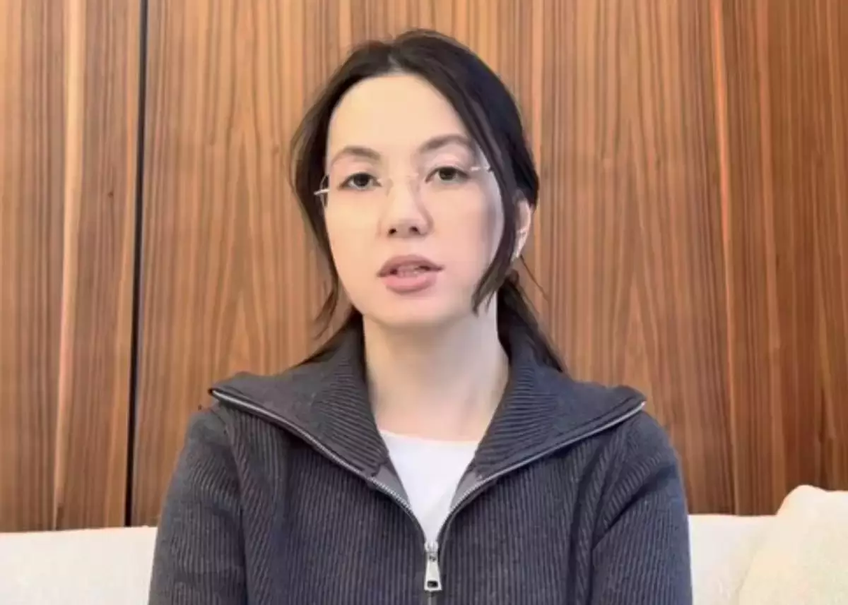 Астанадағы бассейнде үстіне шкаф құлаған баланың анасы істің созылып жатқанын мәлімдеді