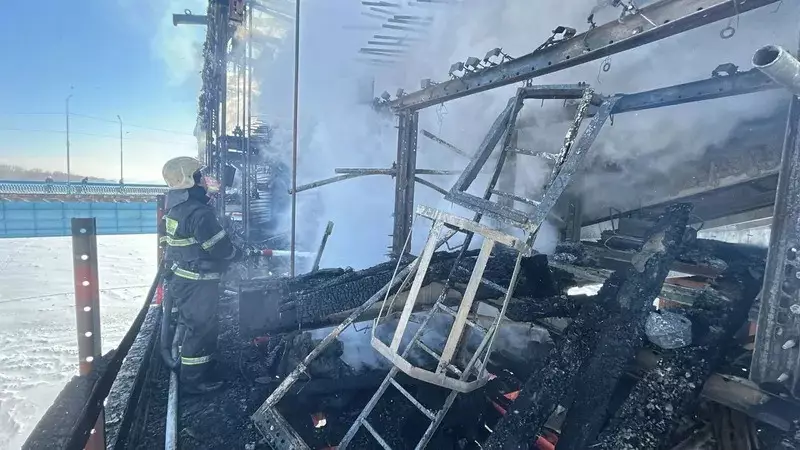Павлодарда салынып жатқан көпір бір тәулікте екі рет өртенді