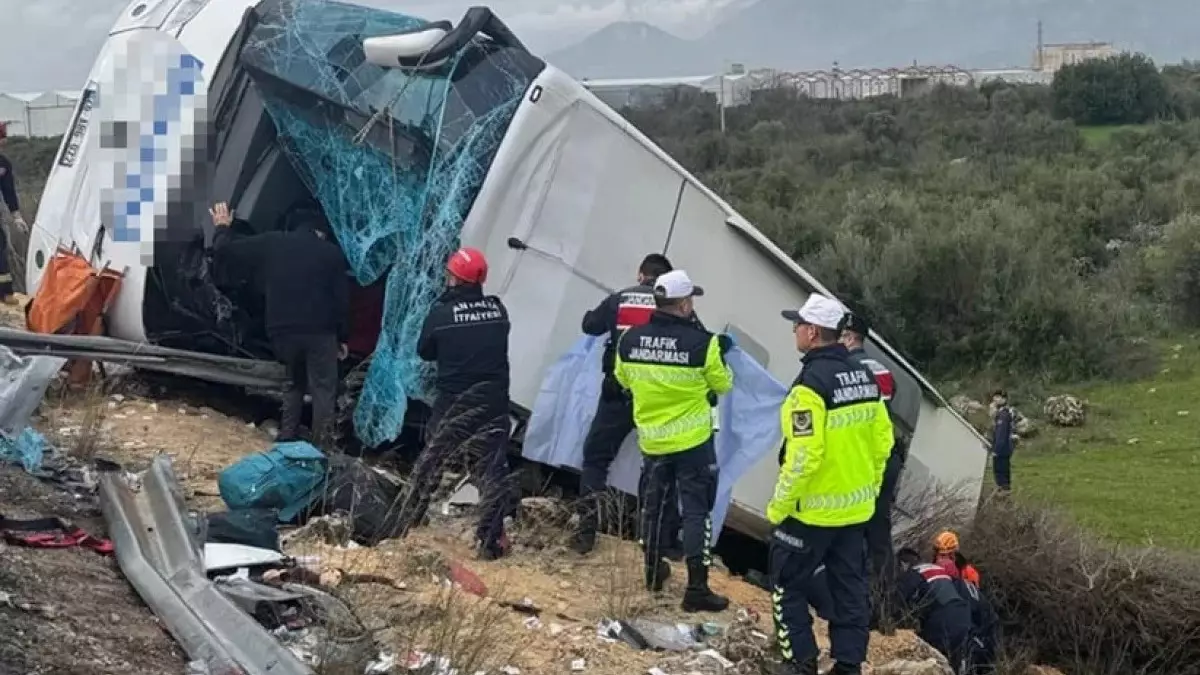 Антальяда автобус апаты: Сегіз адам қаза тапты