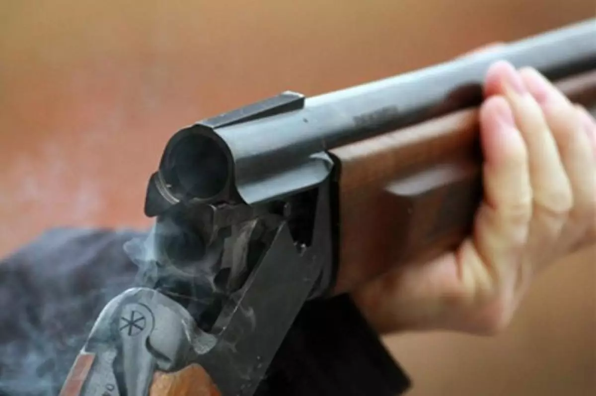 Бурабайда ер адам әріптесіне оқ атып жіберген