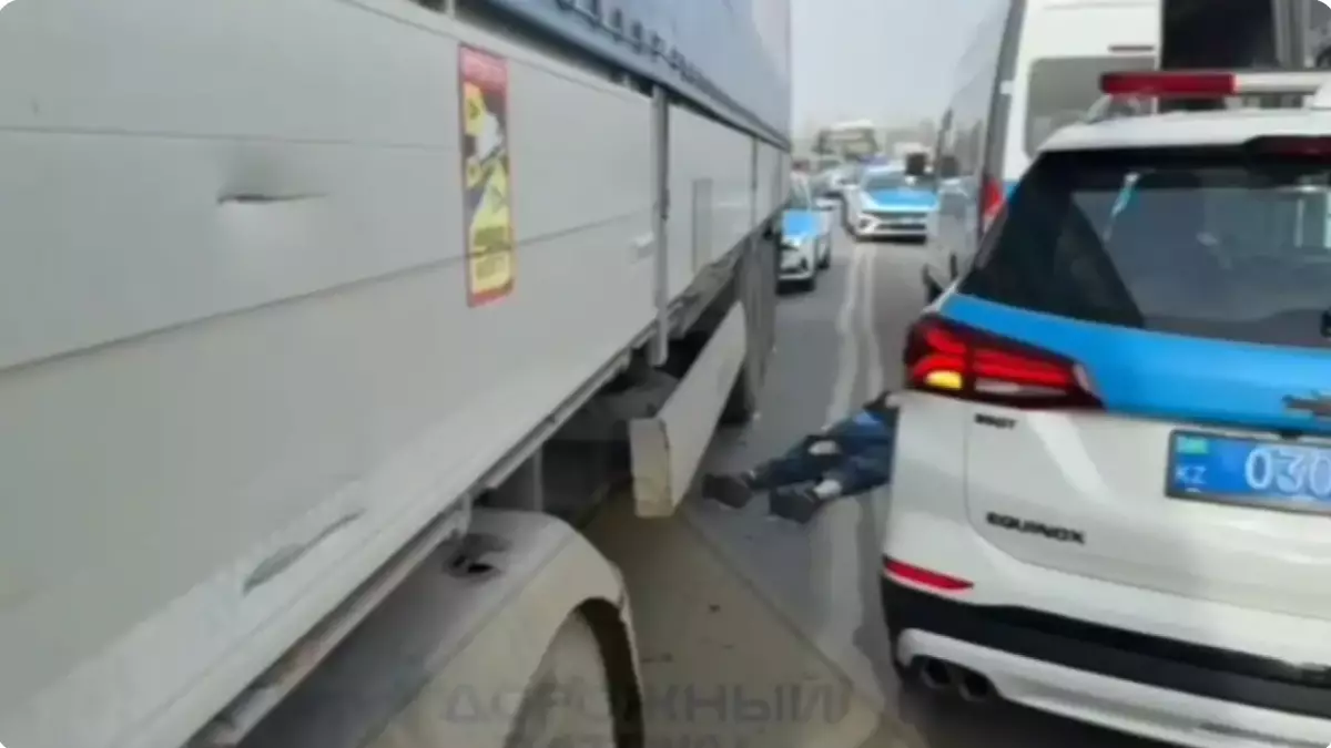 Алматыда жаяу жүргіншіні көлік қағып кетті