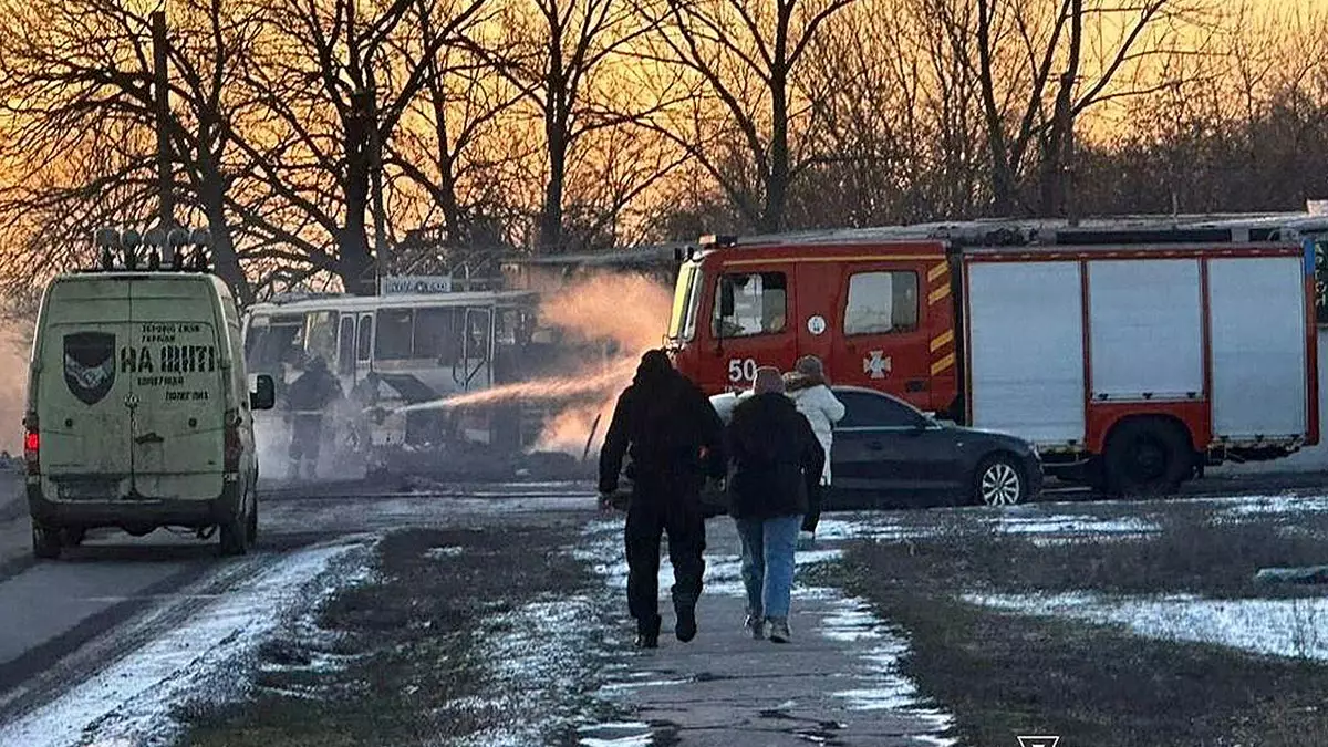 Россия убила 12 украинских шахтеров в результате обстрела автобуса через несколько часов после переноса переговоров о мире.