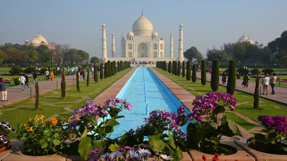 Популярная страна сделала визы для казахстанцев бесплатными