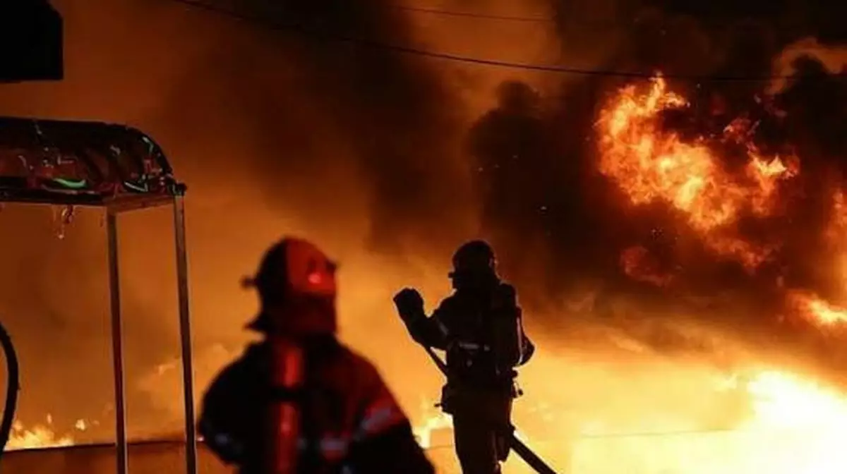 Пожар на заводе в Южной Корее: судьба казахстанца под вопросом