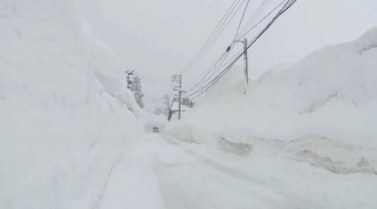 Рекордный снегопад выпал в Японии
