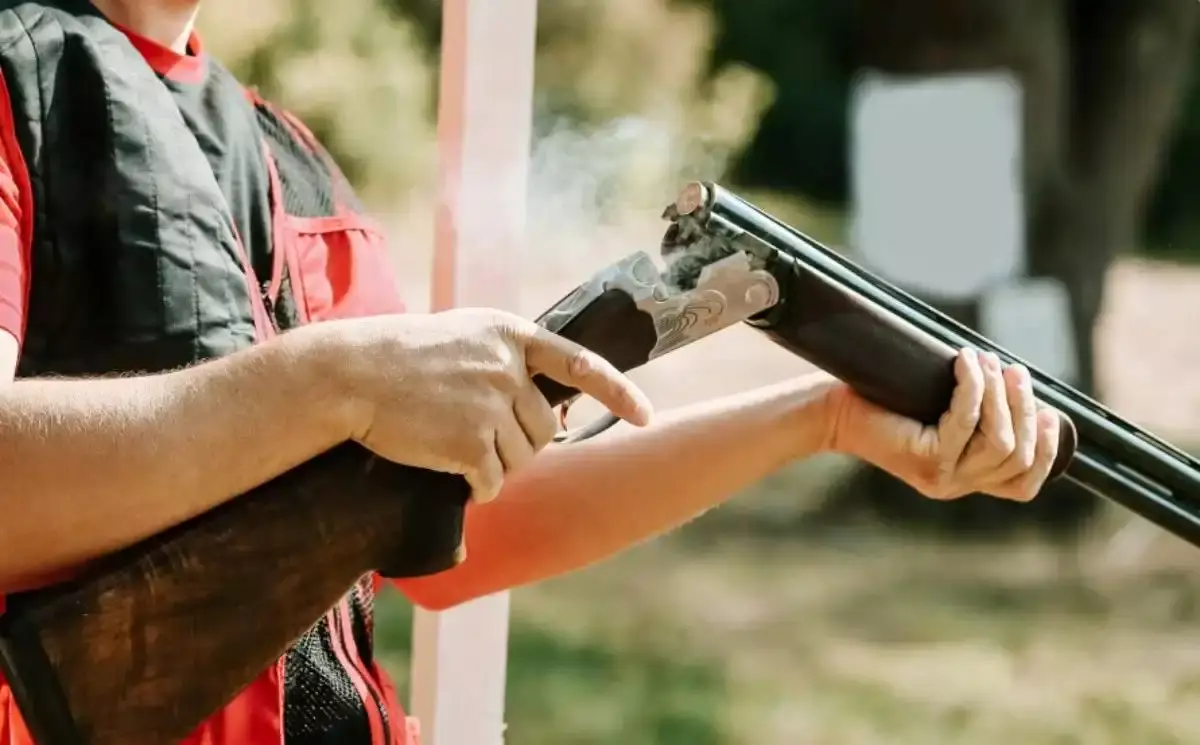 Бурабайда қаңғыбас итке атылған оқ  адамға тиді