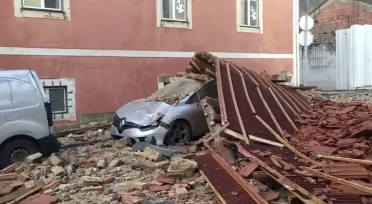 Режим ЧС продлили из-за урагана в Португалии