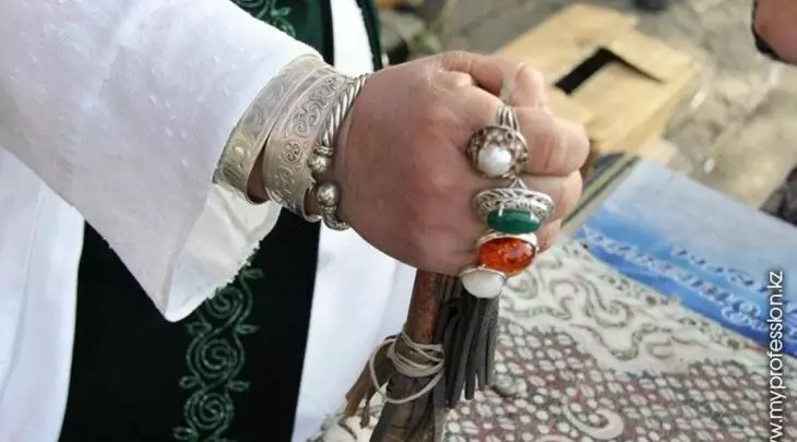 Астанада әлеуметтік желі арқылы «емші» атанған алаяқ cотталды