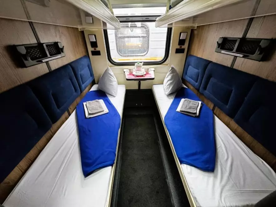 Поезд «Астана – Семей» пополнился новым пассажирским вагоном