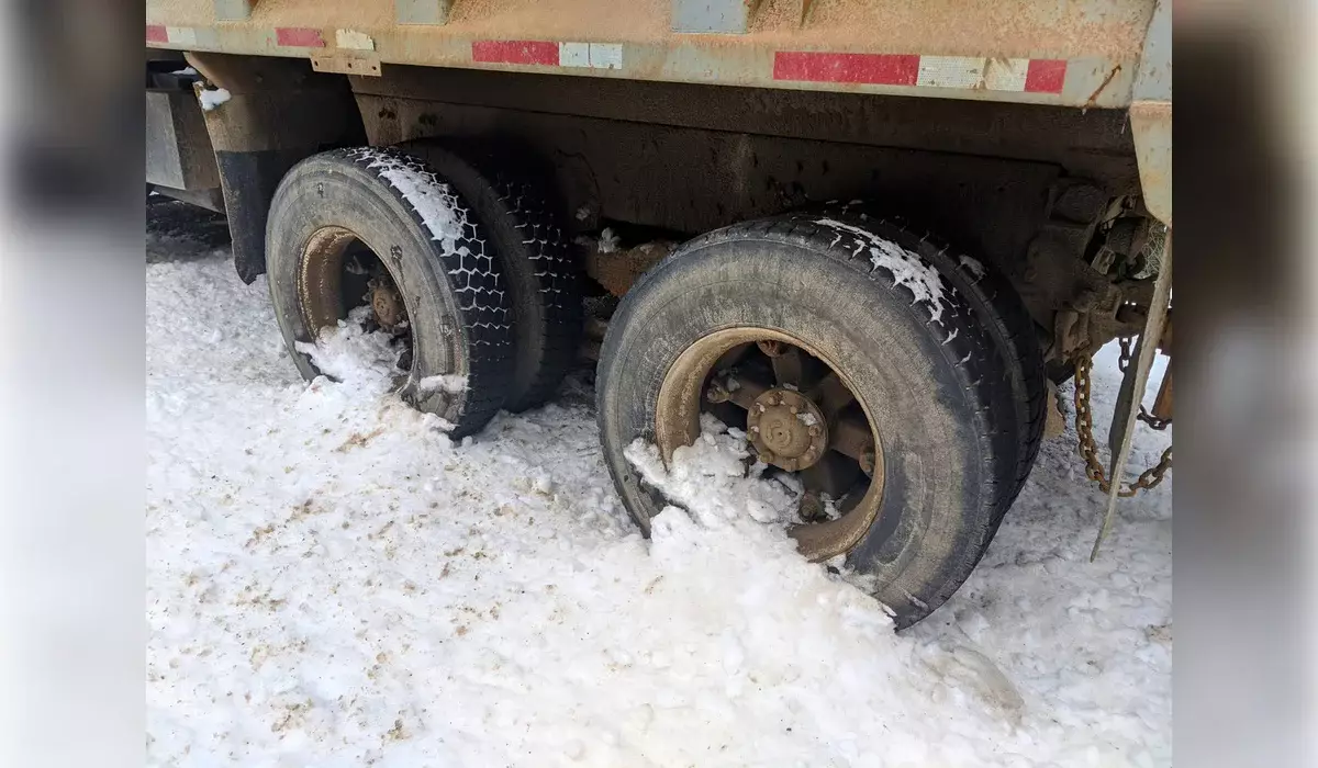Самосвал задавил рабочего на заводе в Жамбылской области