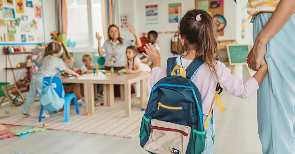   Балабақша қызметкері еңбек демалысына қай кезде шыға алады?   