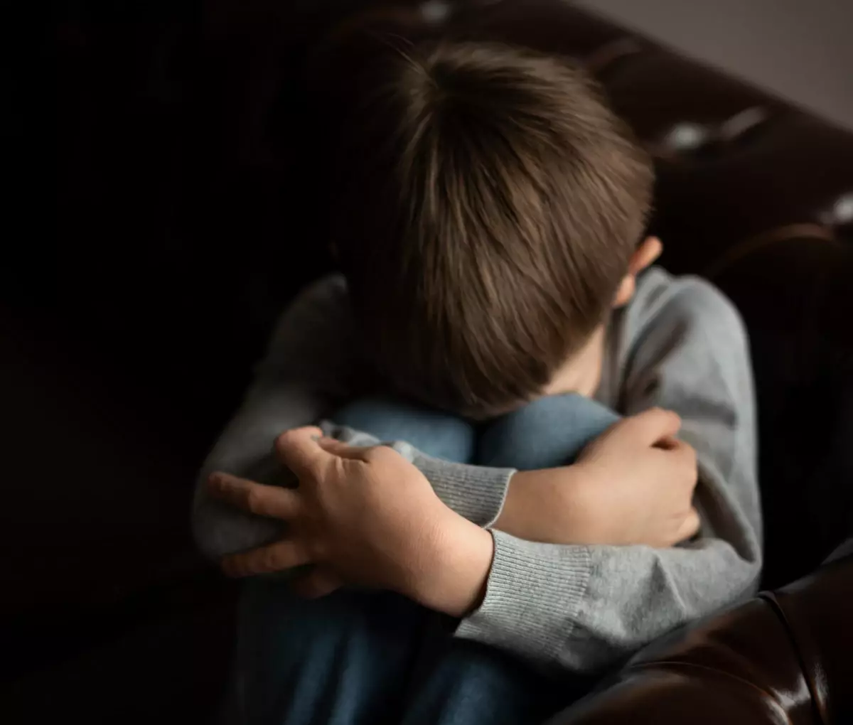 Жамбыл облысында әйел өз баласын ұрғанын видеоға түсіріп, бұрынғы күйеуіне жіберген (видео)