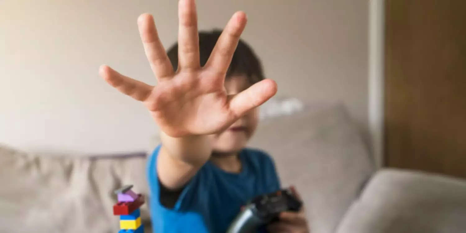 «Күйеуіне ерегесіп ұрған»: Таразда баласын ұрып-соққан әйел ұсталды (ВИДЕО)