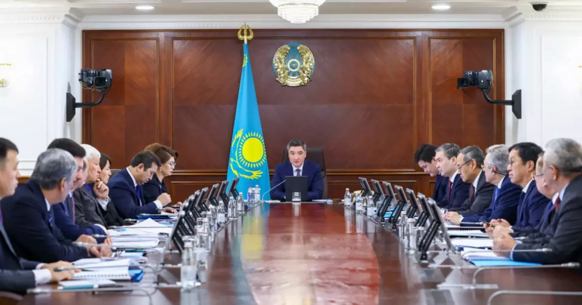  Олжас Бектенов: жаңа Конституция Президенттің стратегиялық бағытын бекіте түседі 