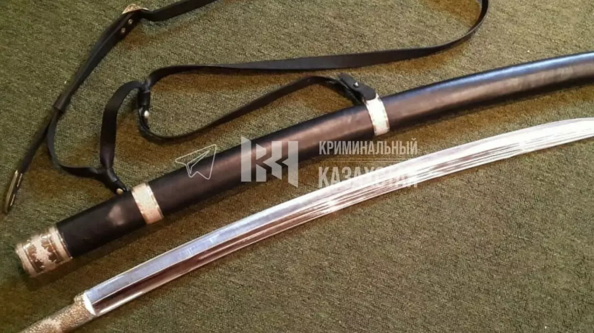 Женщина получила два года ограничения свободы за смерть мужчины от казачьей шашки
